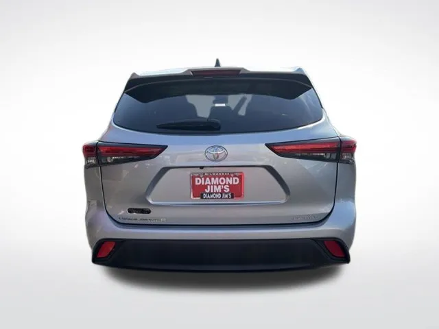 Toyota Highlander photo 6