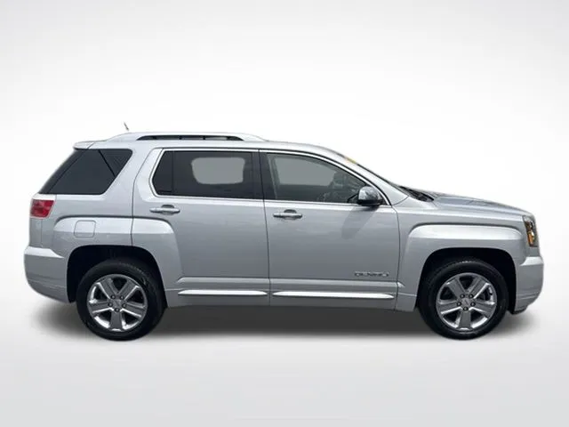 GMC Terrain photo 2