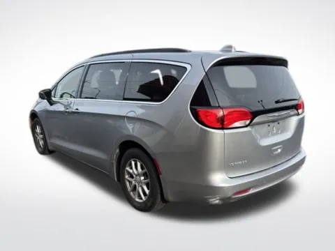 More photos of 2020 Chrysler Voyager LXI at Diamond Jim's West Allis, WI