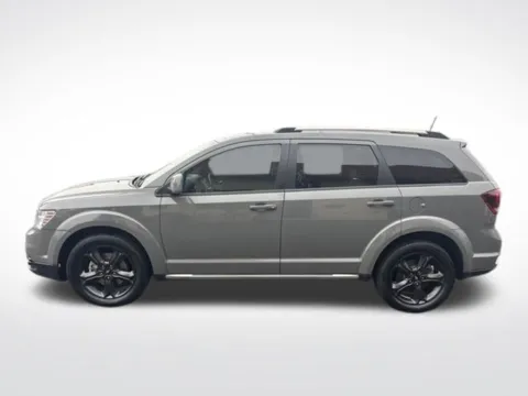 More photos of 2020 Dodge Journey Crossroad at Diamond Jim's West Allis, WI