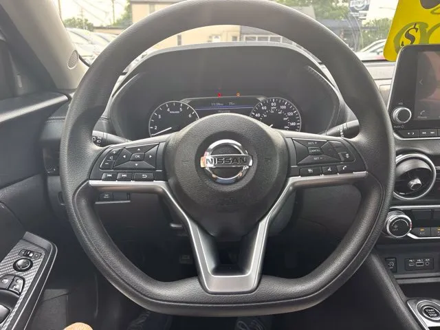 Nissan Sentra photo 10