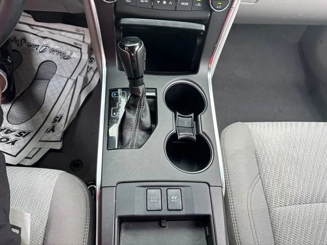 Toyota Camry photo 13