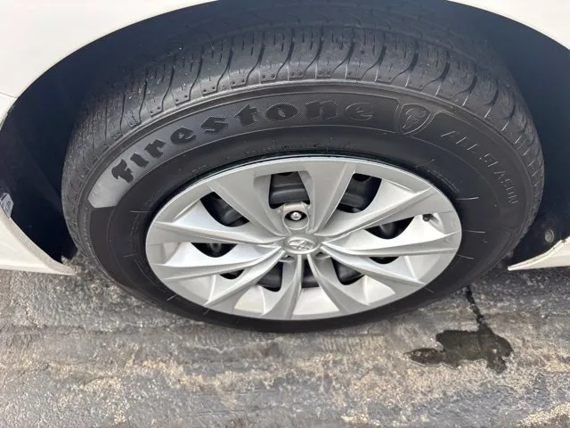 Toyota Camry photo 24