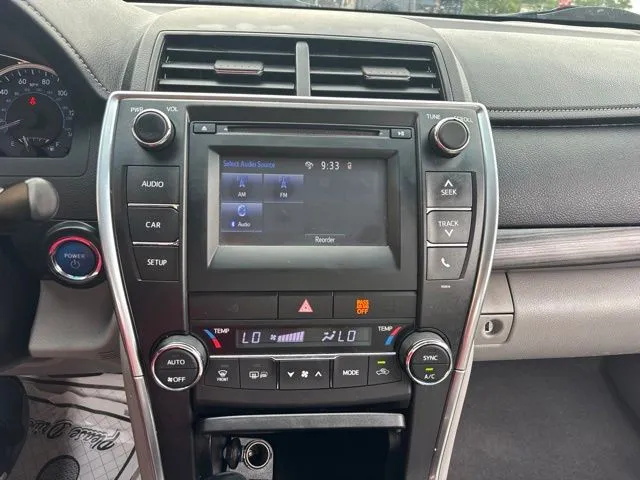 Toyota Camry photo 12