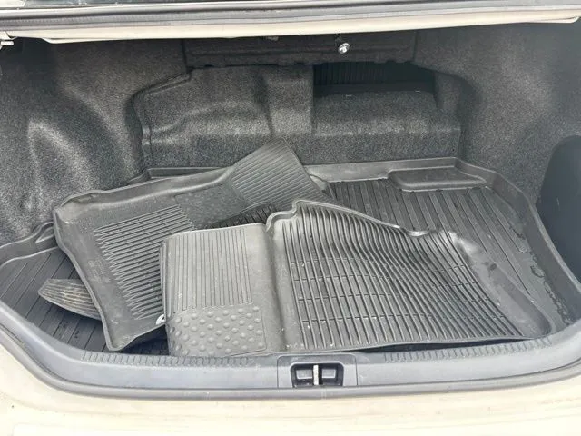 Toyota Camry photo 18