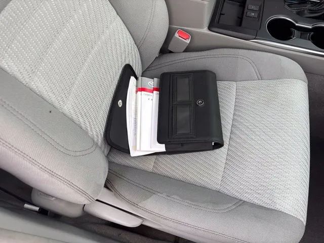 Toyota Camry photo 21