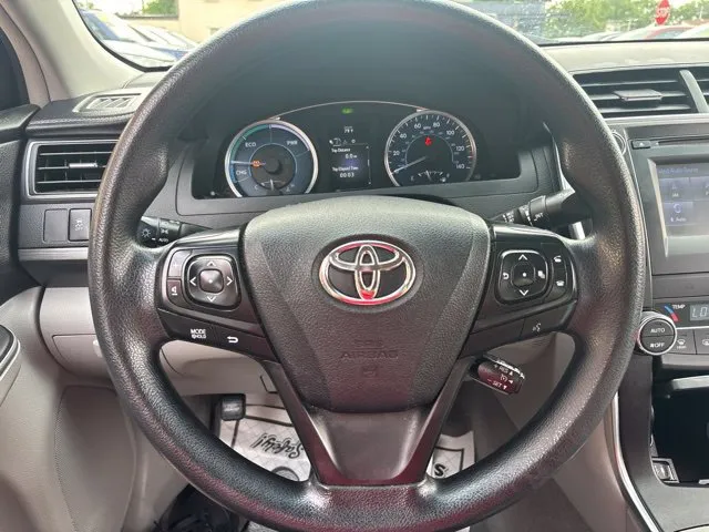 Toyota Camry photo 10