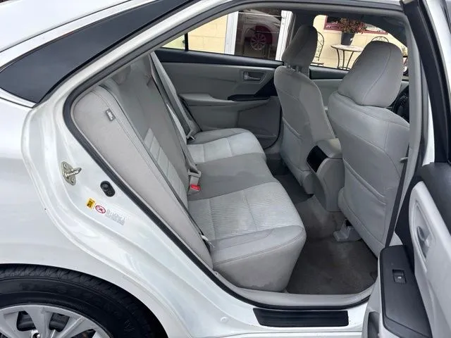 Toyota Camry photo 19