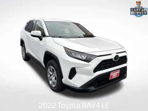 White 2022 Toyota RAV4 LE for sale in Milwaukee, WI
