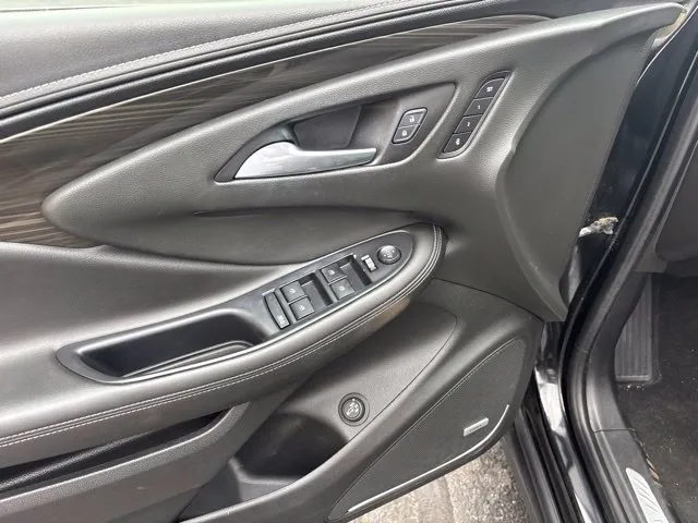 Buick Envision photo 9
