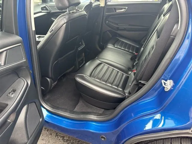 Ford Edge photo 16