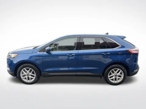 More photos of 2023 Ford Edge SEL at Diamond Jim's West Allis, WI