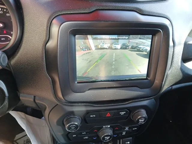 Jeep Renegade photo 14