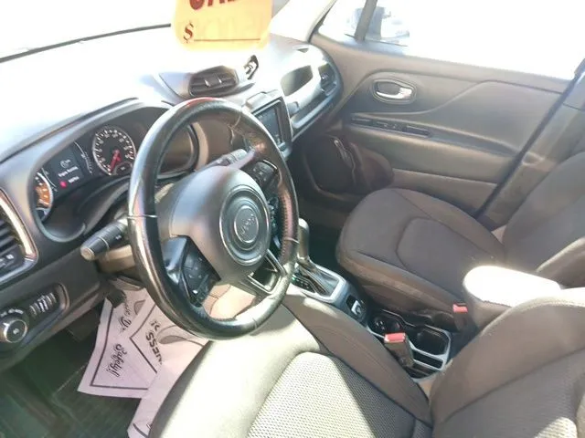 Jeep Renegade photo 9