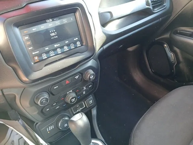 Jeep Renegade photo 15