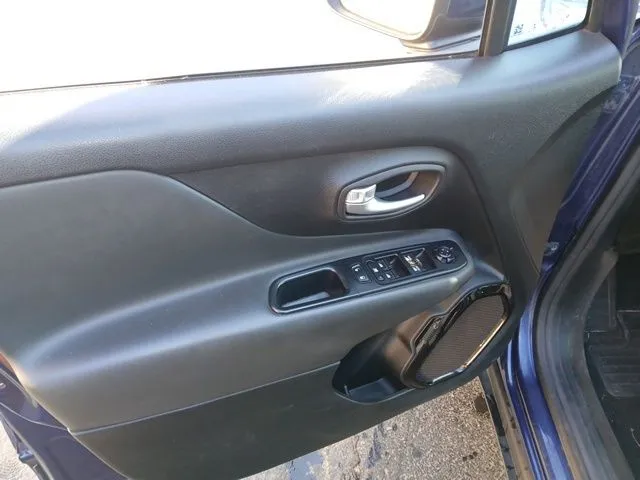 Jeep Renegade photo 10