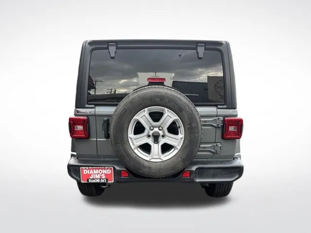 Jeep Wrangler photo 6