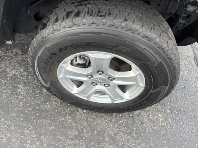 Jeep Wrangler photo 26