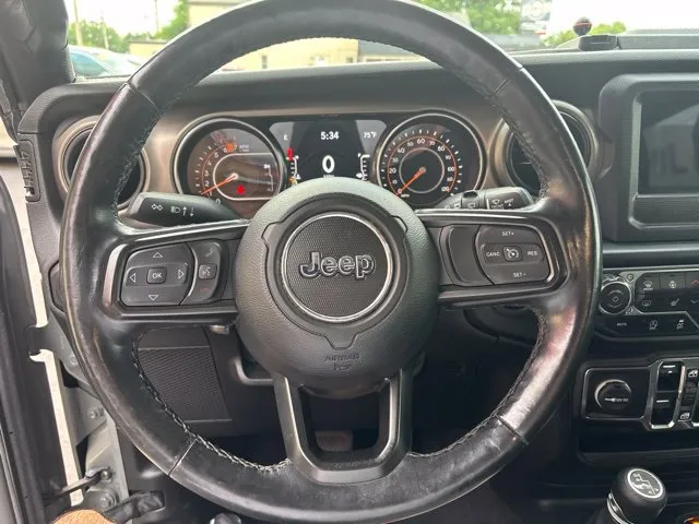 Jeep Wrangler photo 9