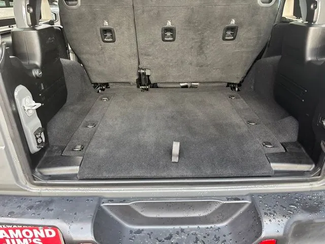 Jeep Wrangler photo 17