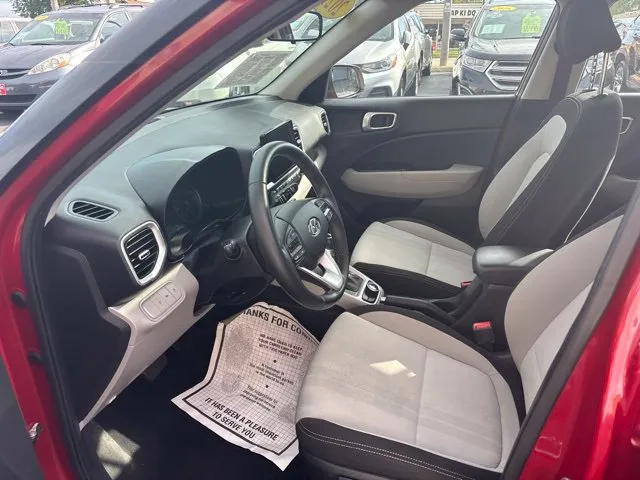 Hyundai Venue photo 16