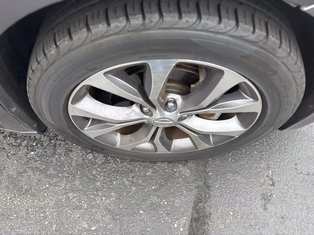 Chrysler Pacifica photo 30