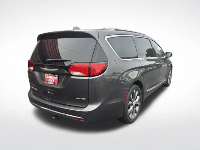 Chrysler Pacifica photo 7