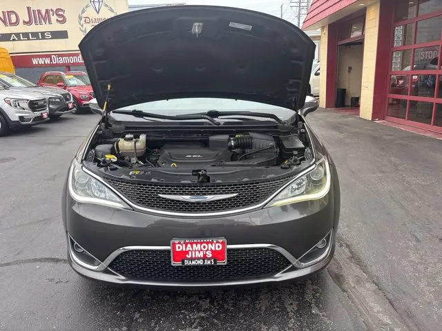 Chrysler Pacifica photo 25