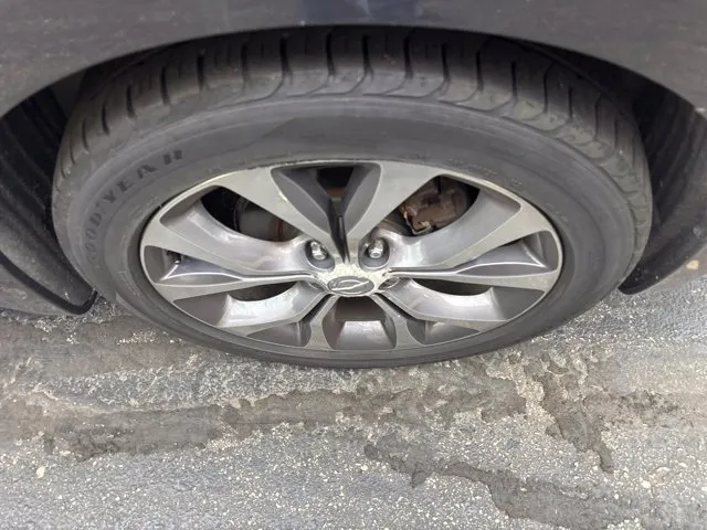 Chrysler Pacifica photo 28