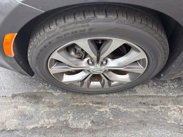 Chrysler Pacifica photo 27