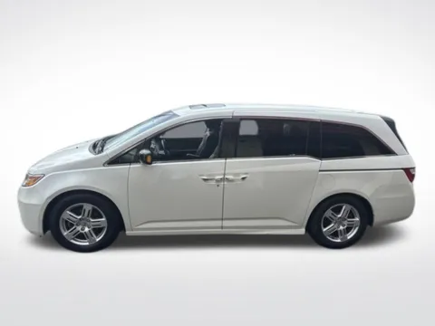 More photos of 2012 Honda Odyssey Touring at Diamond Jim's West Allis, WI