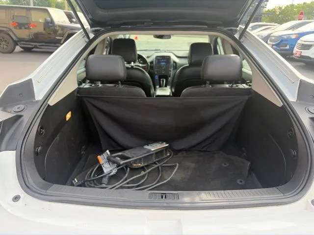 Chevrolet Volt photo 18