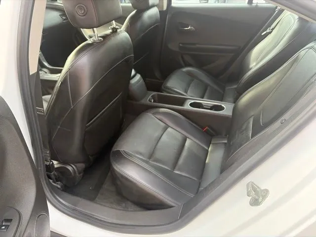 Chevrolet Volt photo 16