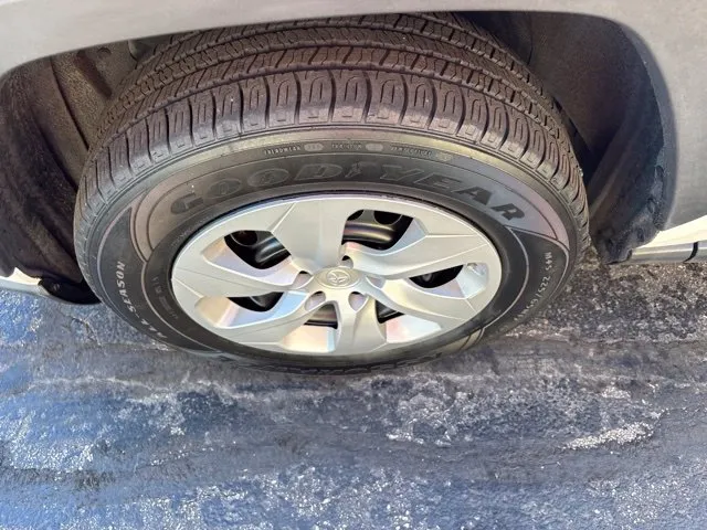 Toyota RAV4 photo 24