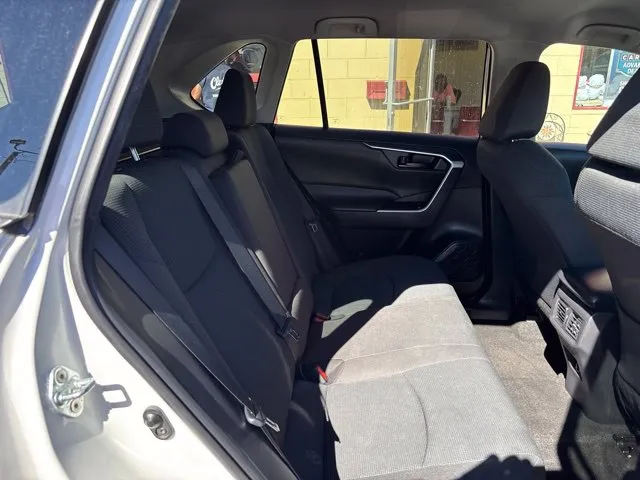 Toyota RAV4 photo 19