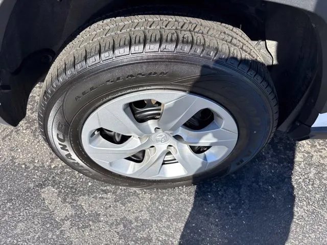 Toyota RAV4 photo 26