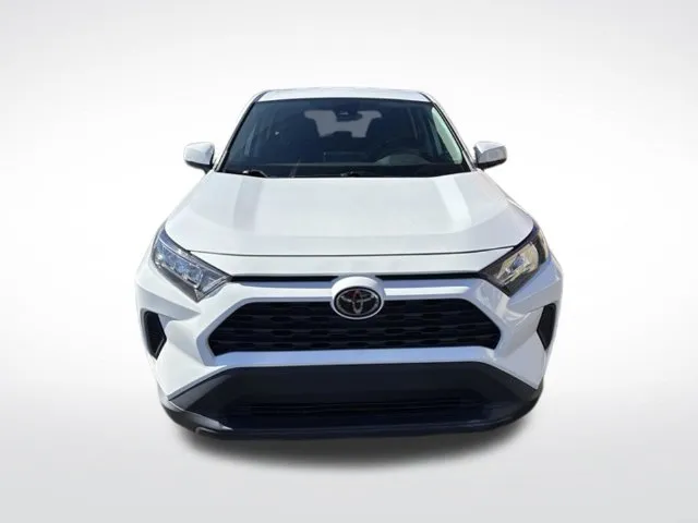 Toyota RAV4 photo 2