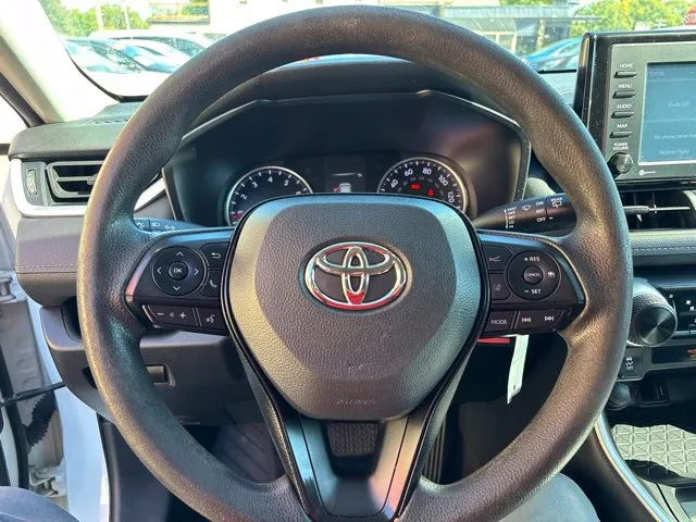 Toyota RAV4 photo 10