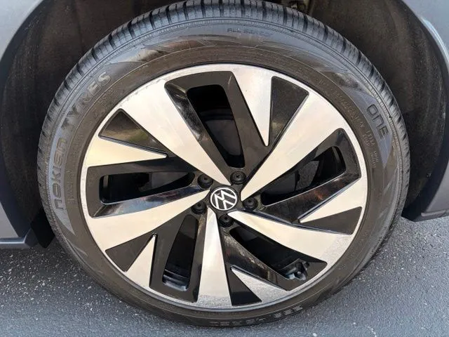 Volkswagen ID.4 photo 30