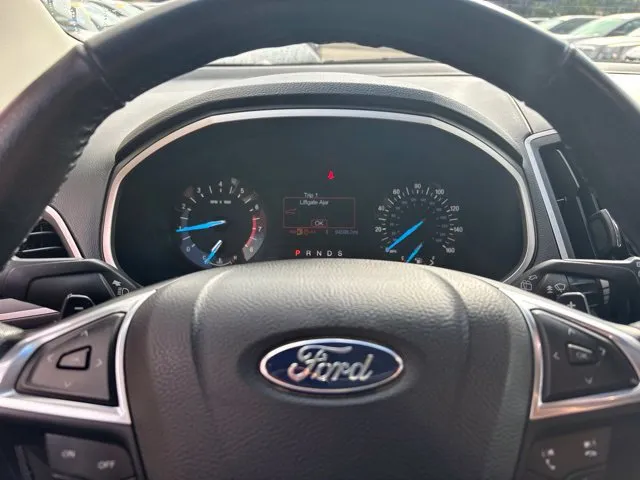 Ford Edge photo 11