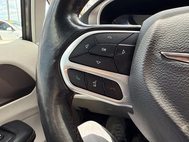 Chrysler Pacifica photo 26