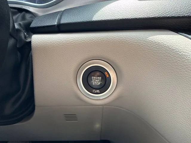 Chrysler Pacifica photo 31
