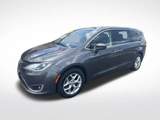 Chrysler Pacifica photo 7