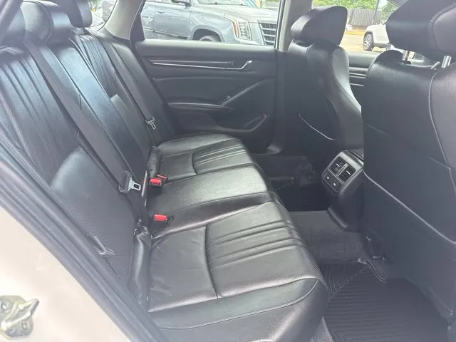 Honda Accord photo 18