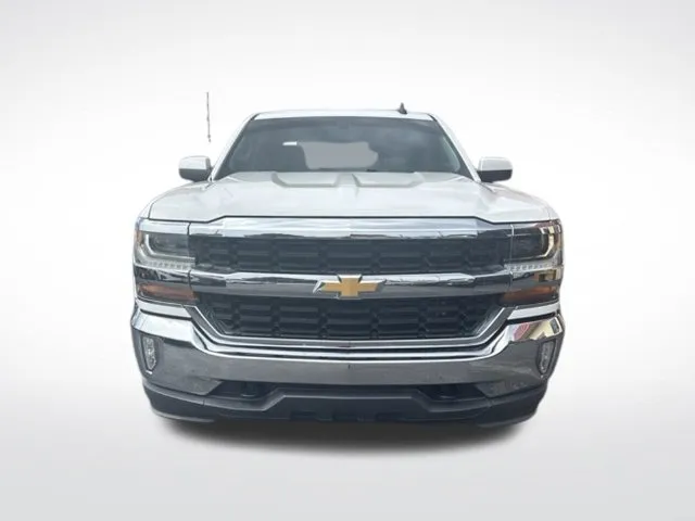 Chevrolet Silverado photo 2