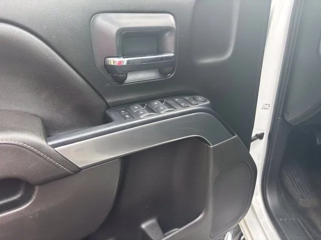 Chevrolet Silverado photo 9