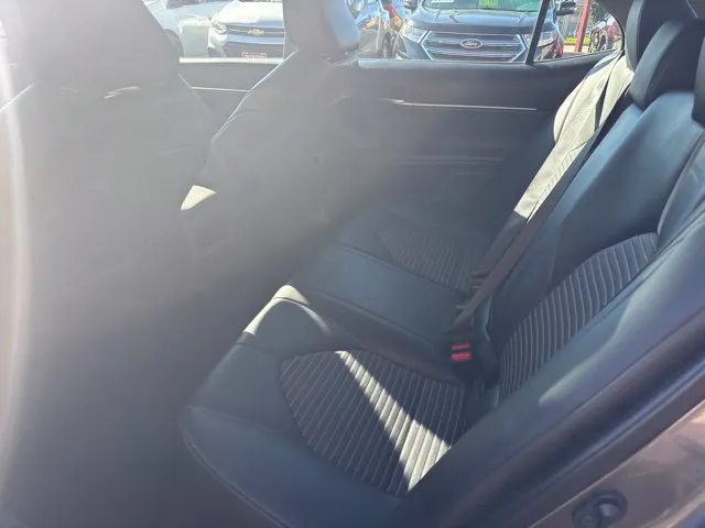 Toyota Camry photo 16