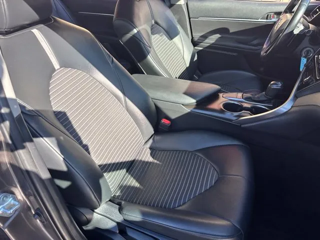 Toyota Camry photo 20