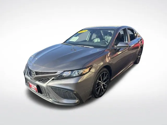 Toyota Camry photo 3