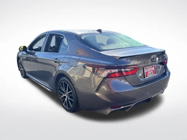 Toyota Camry photo 5